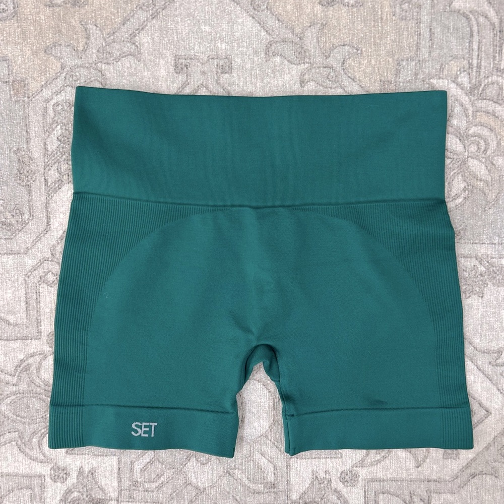 SET Active Emerald Green Bike Shorts - Picture 2 of 4